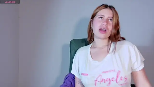 Snapshot of Olivia11_ chatting on 11.07.25 Olivia11 online show from 11.07.25