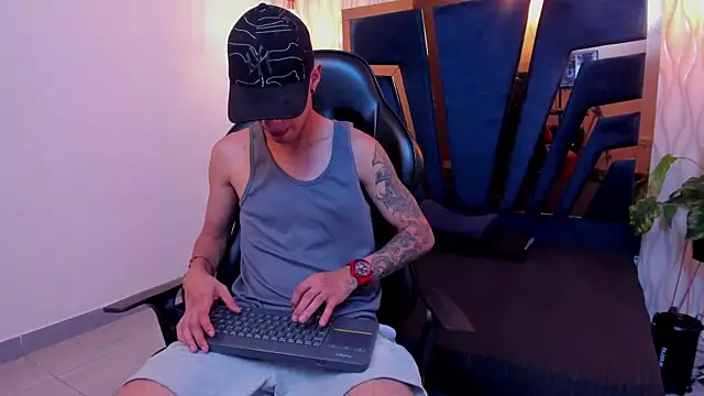 Justin Lakee online show from 10.06.25