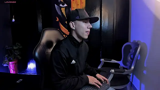 Justin Lakee online show from 11.04.25