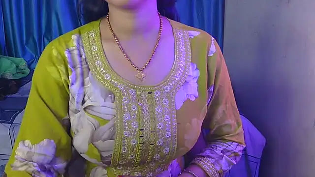 priya-kumari22 online show from 11.15.25