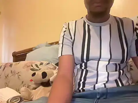 Snapshot of Cianda24 chatting on 10.09.25 Cianda24 online show from 10.09.25