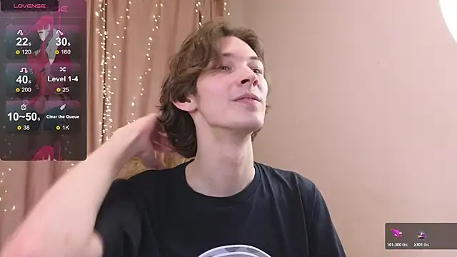 Snapshot of _Den1s_ chatting on 10.26.25 Den1s online show from 10.26.25