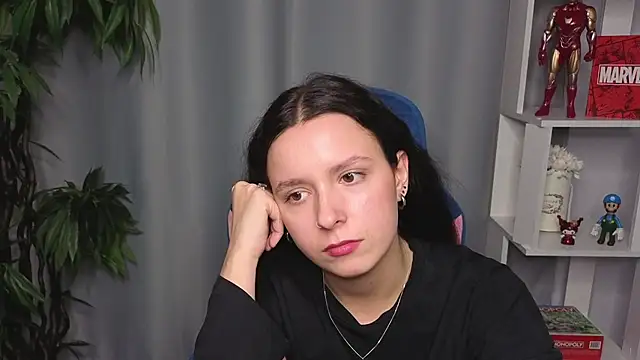 EvelynGonzalez online show from 10.24.25