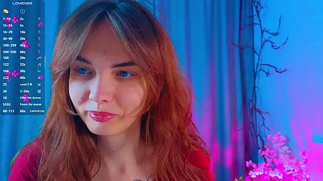 Snapshot of LisaDrake chatting on 10.07.25 LisaDrake online show from 10.07.25