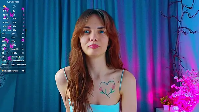 Snapshot of LisaDrake chatting on 10.09.25 LisaDrake online show from 10.09.25