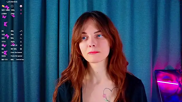 Snapshot of LisaDrake chatting on 10.19.25 LisaDrake online show from 10.19.25