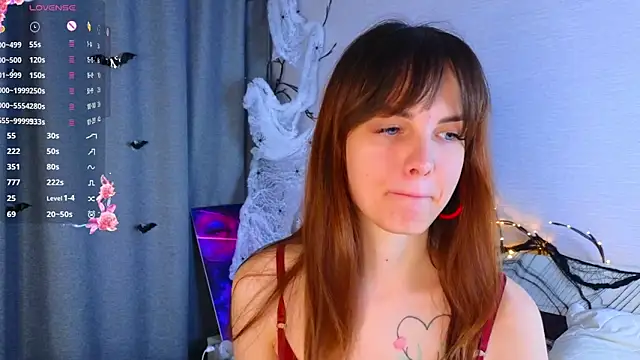 Snapshot of LisaDrake chatting on 11.02.25 LisaDrake online show from 11.02.25