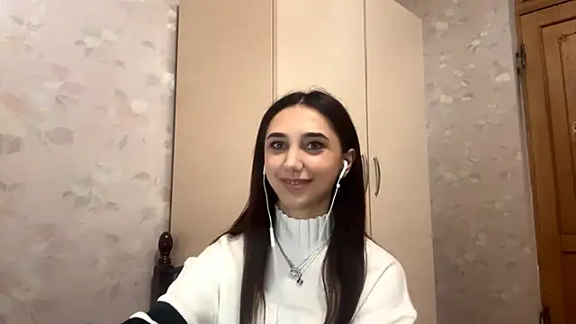 Snapshot of LinaMour chatting on 10.11.25 LinaMour online show from 10.11.25