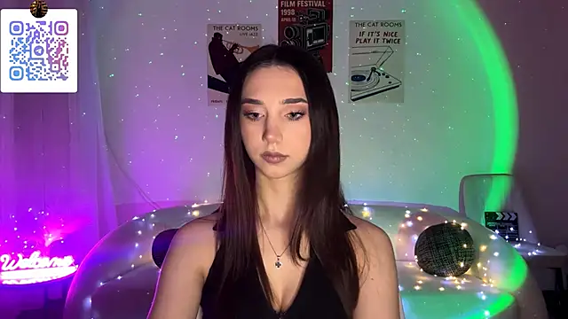 LinaMour online show from 04.17.26