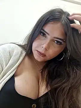 KatieLace online show from 09.11.25