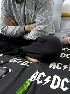 yazinyazin1 online show from 11.13.25