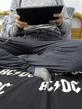 yazinyazin1 online show from 11.14.25