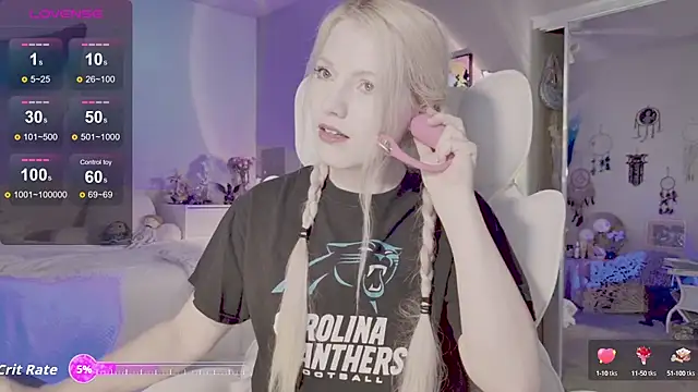 Snapshot of Talulaa chatting on 09.25.25 Talulaa online show from 09.25.25