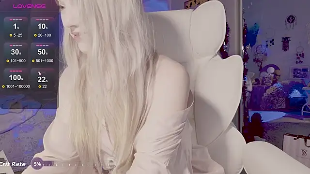 Snapshot of Talulaa chatting on 10.20.25 Talulaa online show from 10.20.25