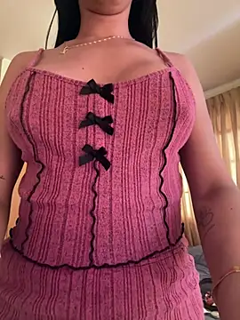 Snapshot of DulceZyra chatting on 02.04.26 DulceZyra online show from 02.04.26