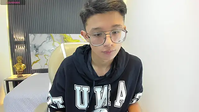 SantiagoRusso18 online show from 09.10.25