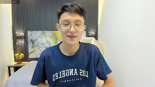 SantiagoRusso18 online show from 09.13.25