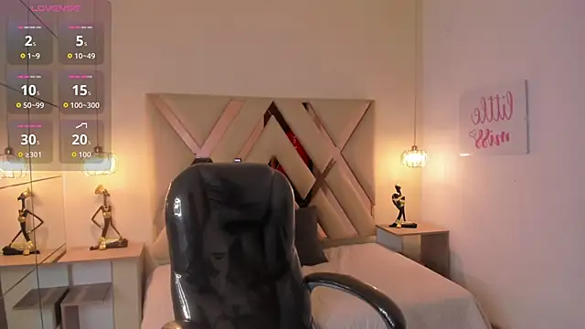 SantiagoRusso18 online show from 12.02.25