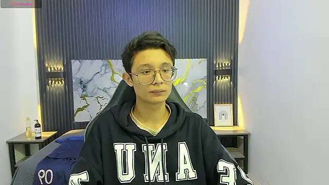 SantiagoRusso18 online show from 02.01.26