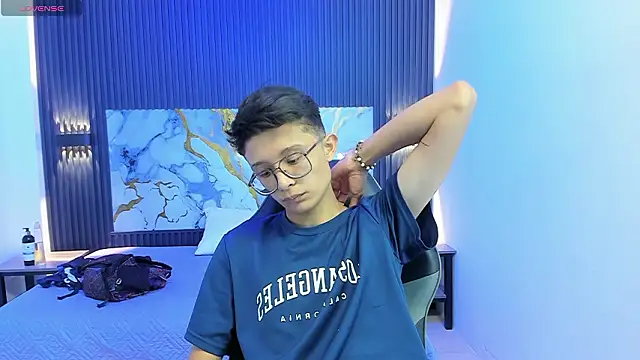 SantiagoRusso18 online show from 02.06.26