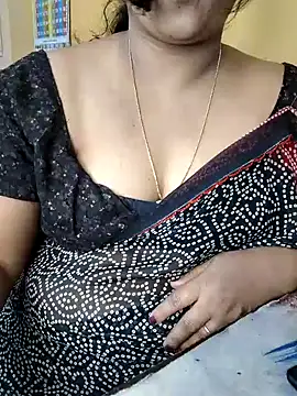 Snapshot of Angel0731 chatting on 12.17.25 Angel0731 online show from 12.17.25