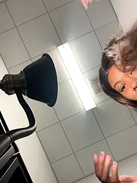 Snapshot of Idonotcherishu chatting on 10.01.25 Idonotcherishu online show from 10.01.25