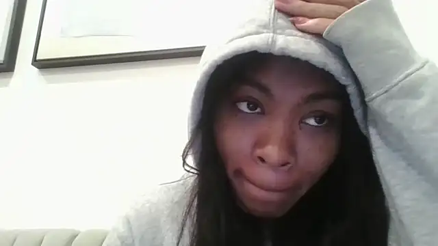 Snapshot of Idonotcherishu chatting on 10.18.25 Idonotcherishu online show from 10.18.25