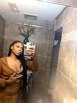 Snapshot of Idonotcherishu chatting on 10.30.25 Idonotcherishu online show from 10.30.25