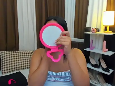 Snapshot of TsUncutKaren chatting on 10.18.25 TsUncutKaren online show from 10.18.25