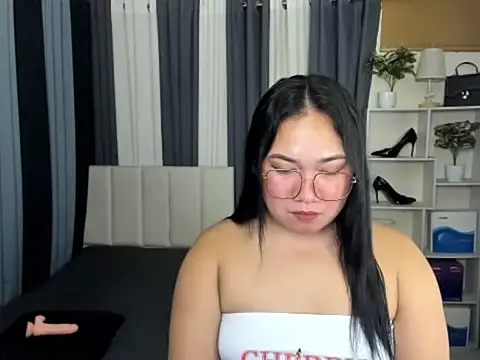 TsUncutKaren online show from 03.17.26