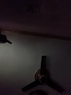 Snapshot of yours_sugar_babe chatting on 10.05.25 yours sugar babe online show from 10.05.25