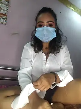 Snapshot of yours_sugar_babe chatting on 10.17.25 yours sugar babe online show from 10.17.25