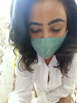 Snapshot of yours_sugar_babe chatting on 10.25.25 yours sugar babe online show from 10.25.25