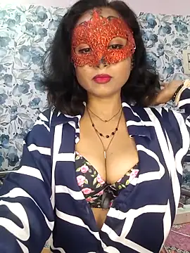 Snapshot of yours_sugar_babe chatting on 11.08.25 yours sugar babe online show from 11.08.25