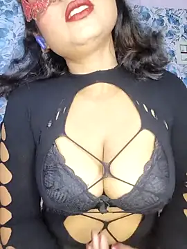 Snapshot of yours_sugar_babe chatting on 11.13.25 yours sugar babe online show from 11.13.25