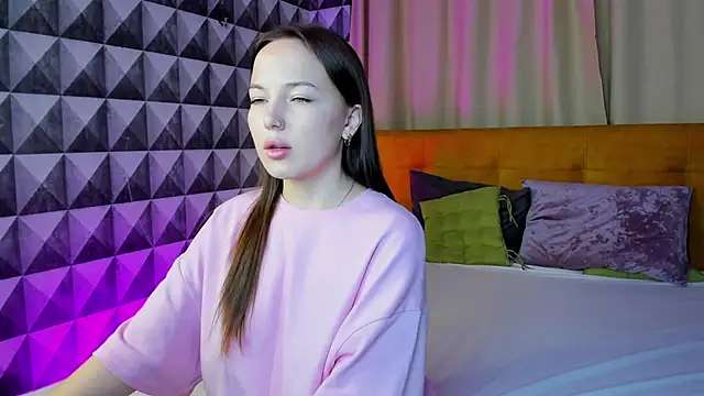 Snapshot of Maria_Solis chatting on 10.19.25 Maria Solis online show from 10.19.25