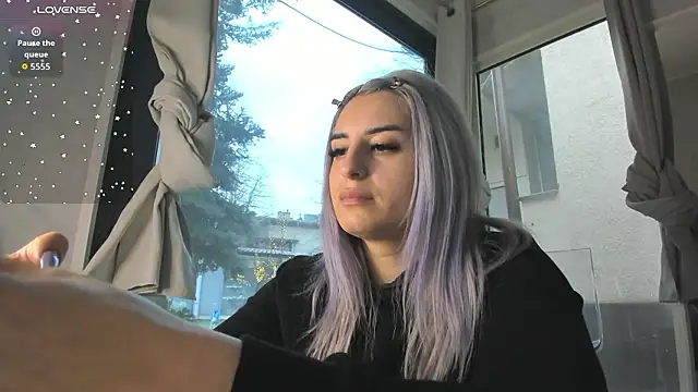 Ella Vee online show from 02.15.26