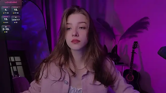 Snapshot of AstraMist chatting on 10.08.25 AstraMist online show from 10.08.25