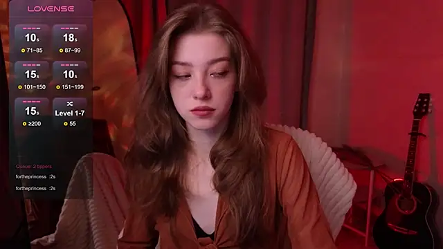 Snapshot of AstraMist chatting on 11.04.25 AstraMist online show from 11.04.25