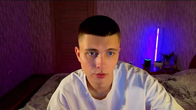 Denisx444 online show from 10.17.25