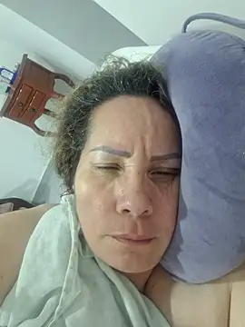 Snapshot of nohak_model chatting on 10.18.25 nohak model online show from 10.18.25