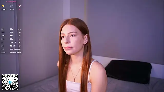 Snapshot of SexyEsma chatting on 10.23.25 SexyEsma online show from 10.23.25