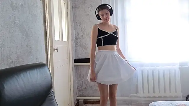 CutieAnny online show from 10.17.25