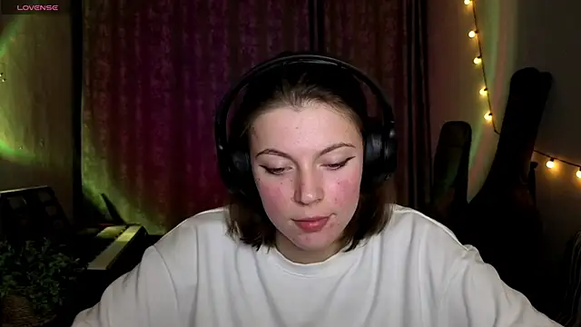 CutieAnny online show from 02.19.26