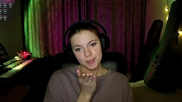 CutieAnny online show from 04.11.26