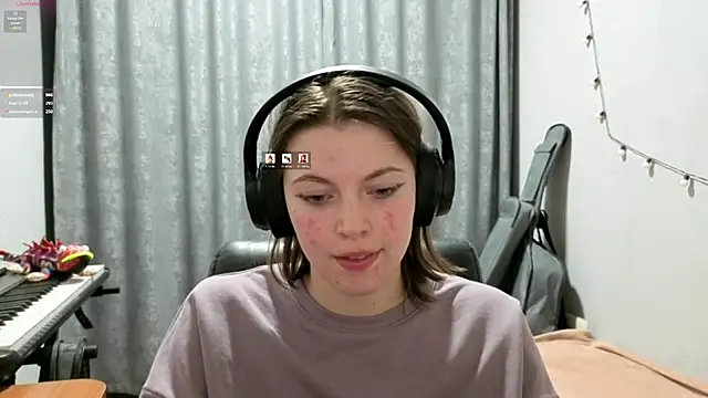 CutieAnny online show from 04.21.26