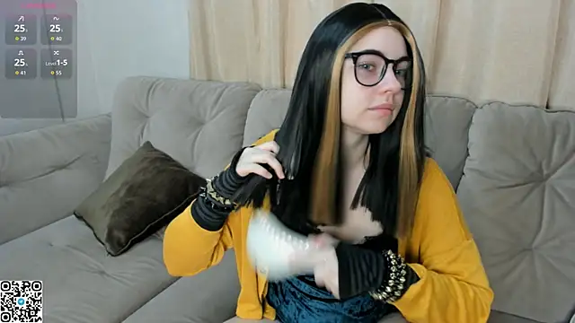 EvaBlimey online show from 10.16.25