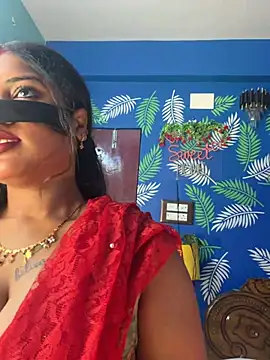 Snapshot of V-Hot-Sweti chatting on 06.22.26 V-Hot-Sweti online show from 06.22.26