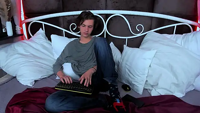 Snapshot of OttoWilliams chatting on 09.14.25 OttoWilliams online show from 09.14.25