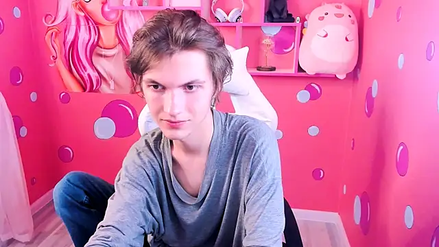 Snapshot of OttoWilliams chatting on 09.17.25 OttoWilliams online show from 09.17.25